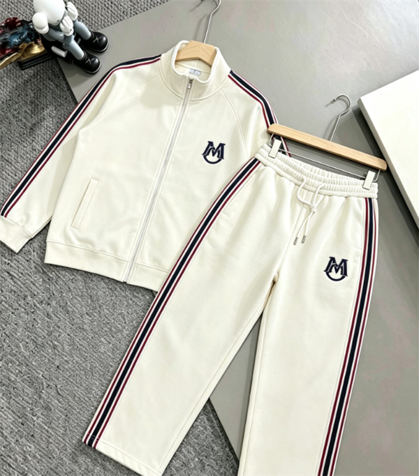 MONCLER秋冬モンクレールセットアップコピー2026新作 柔らか素材 着