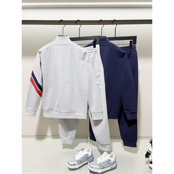 トリコロールライン スタンドカラージャケット ジョガーパンツ MONCLER モンクレール コピー セットアップ スポーツカジュアル