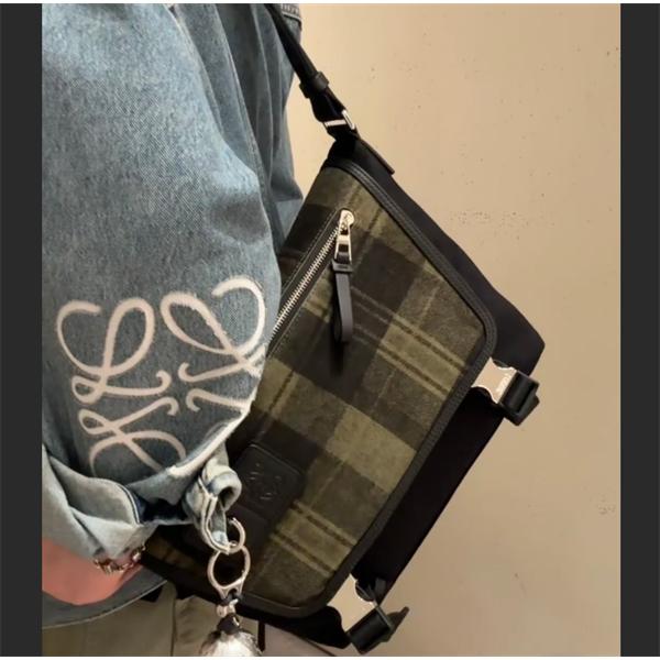 男女兼用★LOEWEロエベメッセンジャーバッグコピー2026新作コレクション収納性抜群美品