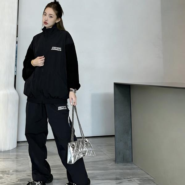 白テーププリント ナイロンセットアップ BALENCIAGA 小高めスタンドカラー バレンシアガ ワイドパンツ ストリート