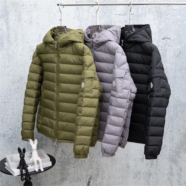 ライトキルティング アイコンワッペン フード付き MONCLER モンクレール コピー ダウンジャケット ライトアウトドア