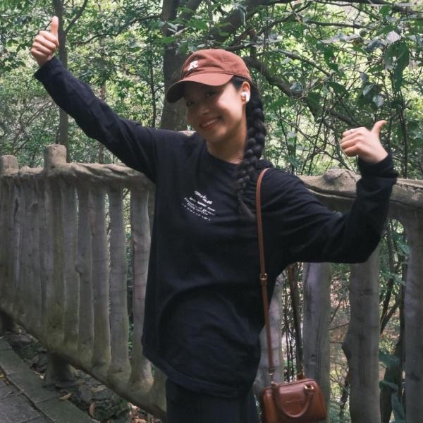 バックグラフィック 長袖Tシャツ ストーンアイランド STONE ISLAND激安 かすれ加工 注目度急伸
