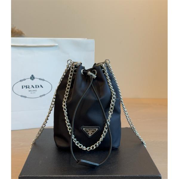 2026新作 個性派 PRADA プラダショルダーバッグコピー レディース手持ち&ショルダー掛けブランド激安通販 専門店