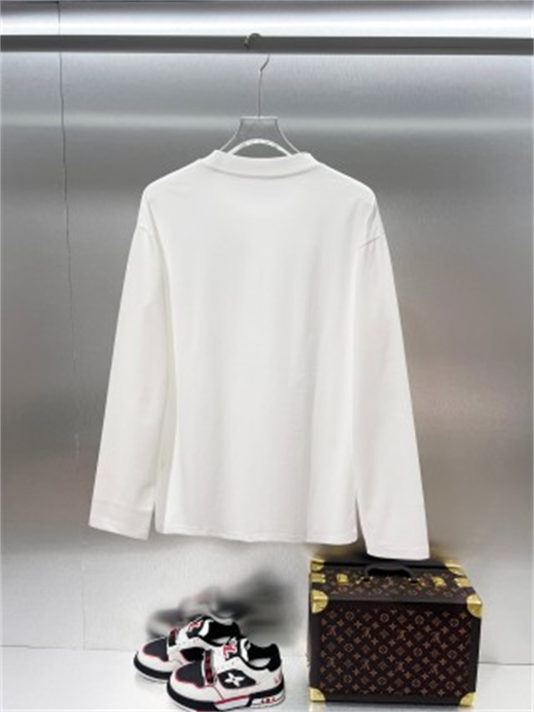 ネックレタリング 人気上昇 MONCLER モンクレール コピー 長袖Tシャツ メンズカジュアル