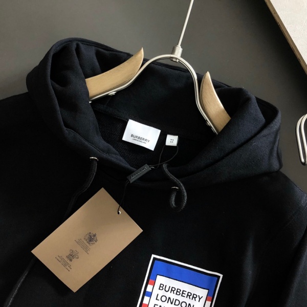 立体ロゴ バックプリント BURBERRY バーバリー コピー パーカー メンズ レディース 秋冬 長袖 ストリート カジュアル ペアルック