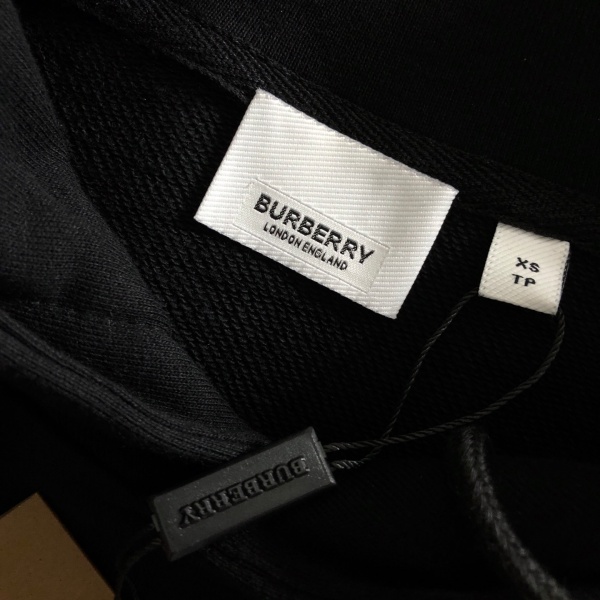 立体ロゴ バックプリント BURBERRY バーバリー コピー パーカー メンズ レディース 秋冬 長袖 ストリート カジュアル ペアルック