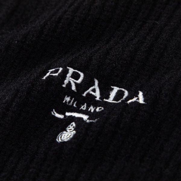 プラダ PRADA 激安 ニットカーディガン メンズ 2026秋冬新作 ウールニット クルーネック 刺繍ロゴ ボタン開閉 リブ編み 柔らかい 暖かい レギュラーフィット 長袖 セーター