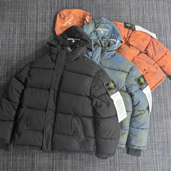 ストーンアイランド Stone Island 激安 シュプリーム Supreme コラボ