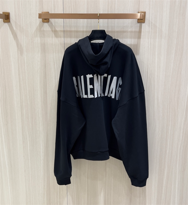 超人気★バレンシアガジップアップコピーBALENCIAGA 2026秋冬新作ユニセックス定番上質なアイテム