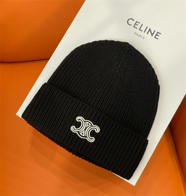 セリーヌニット帽コピー 2026 新作 CELINE ビーニー メンズ レディース 秋冬 防寒 おしゃれ カジュアル 帽子
