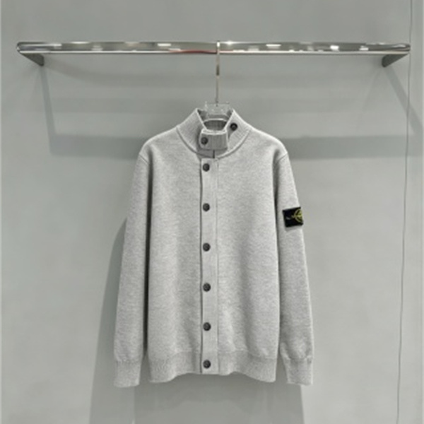 首元までおしゃれに決まる STONE ISLAND ストーンアイランド コピー ボタンニットジャケット グレー黒2色首元までおしゃれに決まる STONE ISLAND ストーンアイランド コピー ボタンニットジャケット グレー黒2色