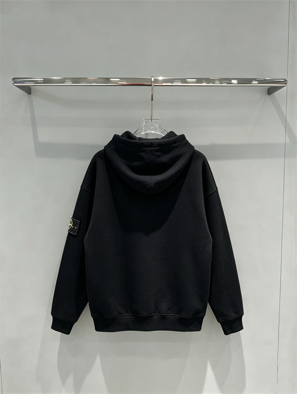 ゆったり着こなす休日スタイル STONE ISLAND ストーンアイランド コピー スウェットパーカー フード付きカジュアル