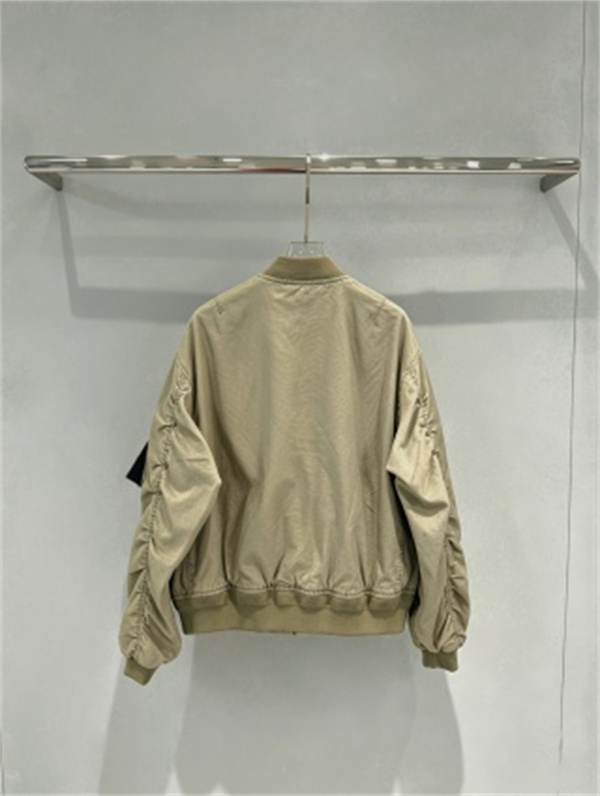 ヴィンテージ感漂う STONE ISLAND ストーンアイランド コピー ボンバージャケット ベージュ・ネイビー秋冬カジュアル