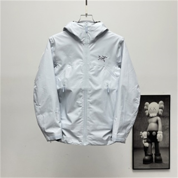 春冬兼用の3WAY仕様 ARC'TERYX アークテリクス コピー マウンテンパーカー ダウンインナー付きピンク