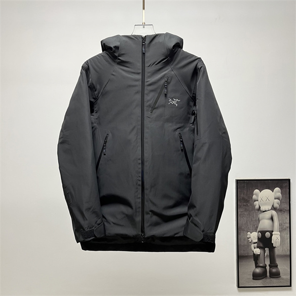 秋冬のアウトドアスタイル ARC'TERYX アークテリクス コピー マウンテンパーカー ミントグリーン3色展開