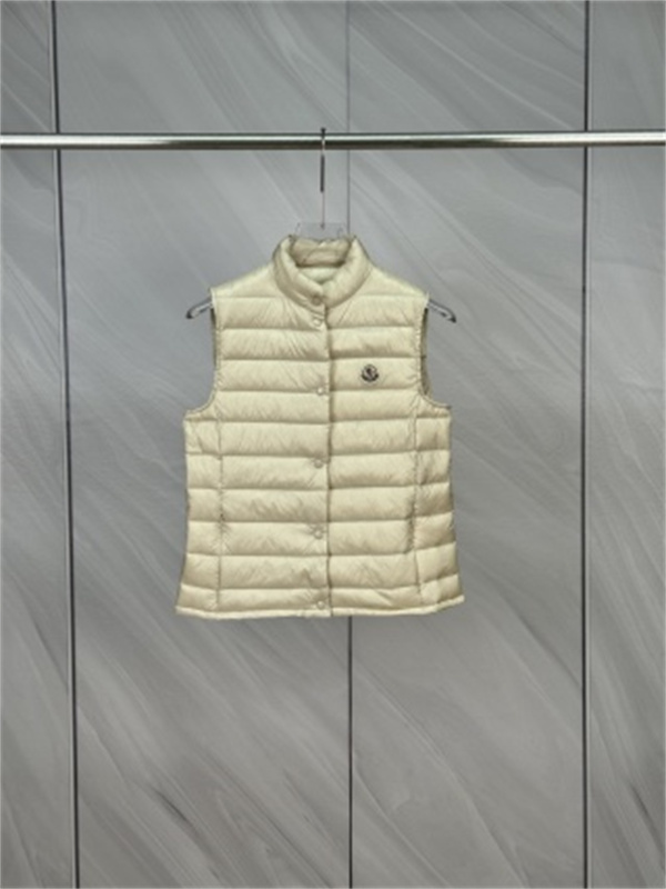 爽やかなミントとブルー MONCLER モンクレール コピー ライトダウンジレ 春秋レディース