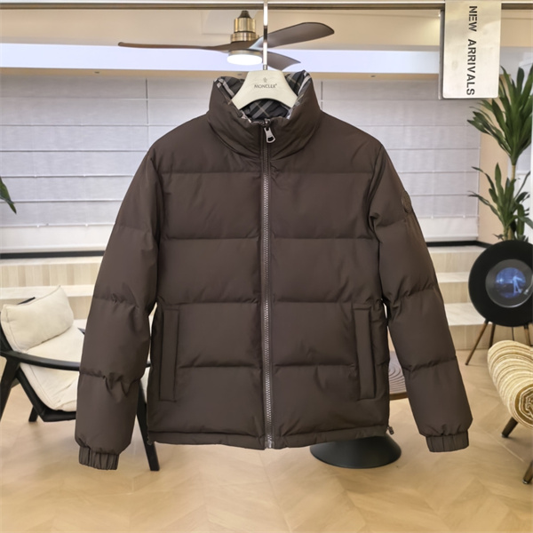 ブラウンで魅せる英国風スタイル BURBERRY バーバリー コピー リバーシブルパファージャケット チェック柄