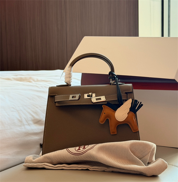 個性的Hermes kelly25エルメス ケリー ハンドバッグ コピー 2026新品収納力抜群