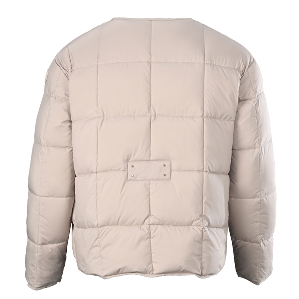 上品なノーカラー MONCLER モンクレール コピー ダウンジャケット ゴールドボタン黒ベージュ