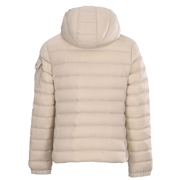 秋冬の落ち着いた3色 MONCLER モンクレール コピー ダウンジャケット フード付き袖ロゴ