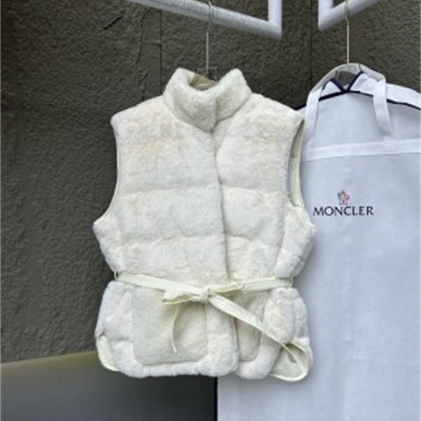 ふんわりボア素材 MONCLER モンクレール コピー ファーベスト アイボリーウエストリボン付き