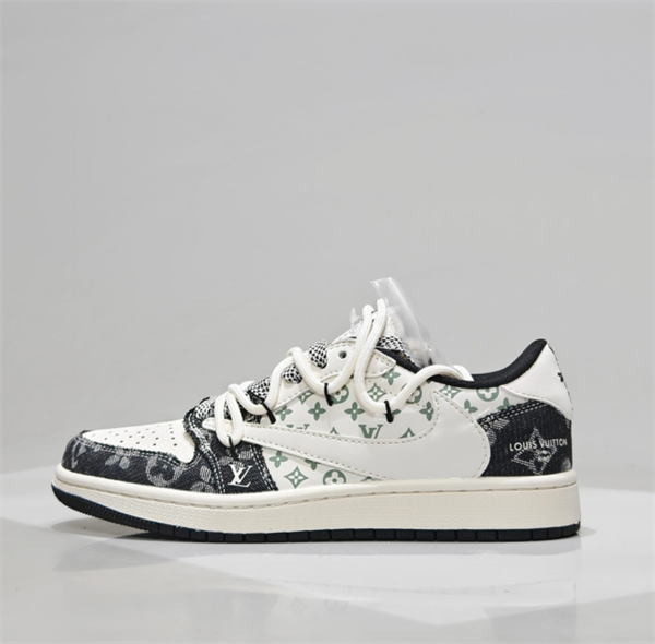 Nike SB Dunk Low ❤ルイヴィトンスニーカースーパーコピー2026トレンド履き心地ファッション性抜群