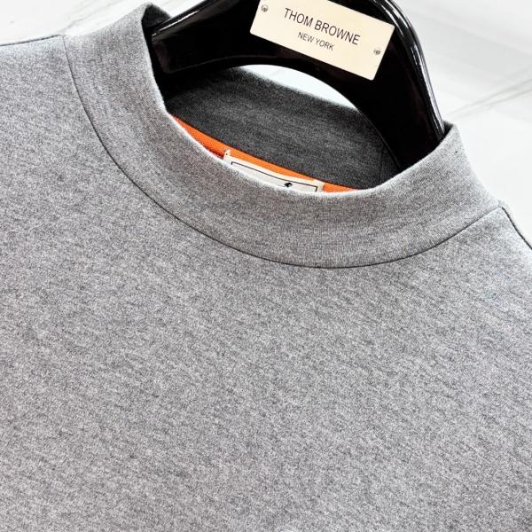HERMÈS コピー エルメス 2026秋冬 バタフライ刺繍 モックネック 長袖Tシャツ コットンブレンド ユニセックス
