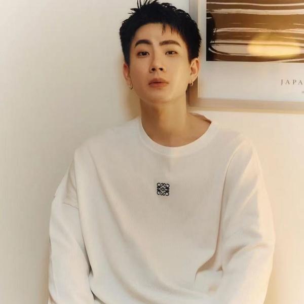 LOEWE ロエベ コピー Anagram アナグラム刺繍 クルーネック 長袖Tシャツ ブラック ユニセックス