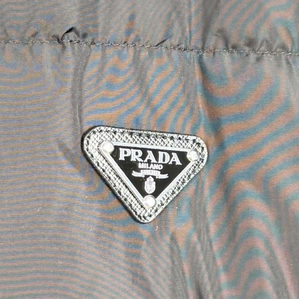 PRADA プラダ コピー トライアングルロゴ スタンドカラー ダウンジャケット ブラック ジップアップ ユニセックス