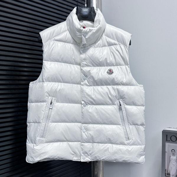 軽快レイヤード MONCLER モンクレール コピー ダウンベスト スタンドカラー ボリューム中綿 秋冬コーデ