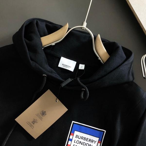 立体ロゴ バックプリント BURBERRY バーバリー コピー パーカー メンズ レディース 秋冬 長袖 ストリート カジュアル ペアルック