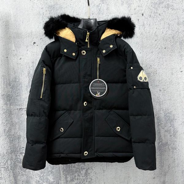 都会的な冬のカジュアルスタイル Moose Knuckles ムースナックルズ コピー ダウンジャケット ファーフード ジップポケット付き