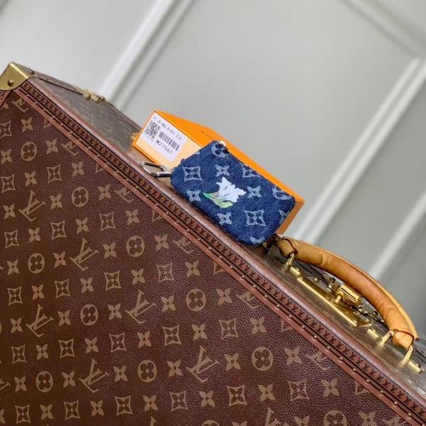 モノグラム デニム フラワー刺繍 LOUIS VUITTON ルイヴィトン コピー キーポーチ N級品 コインケース ミニポーチ ファスナー付き カラビナ 小物入れ