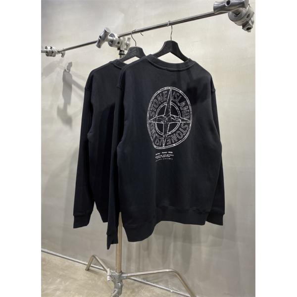 ブラックで魅せる大人ストリート STONE ISLAND ストーンアイランド コピー スウェットトレーナー 背面コンパスロゴ