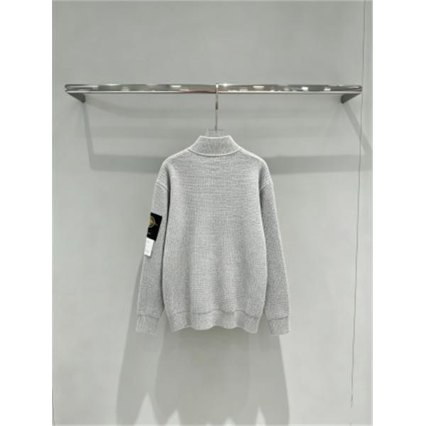 シックなモノトーンが魅力 STONE ISLAND ストーンアイランド コピー ジップアップニット 袖ワッペン付き大人カジュアル