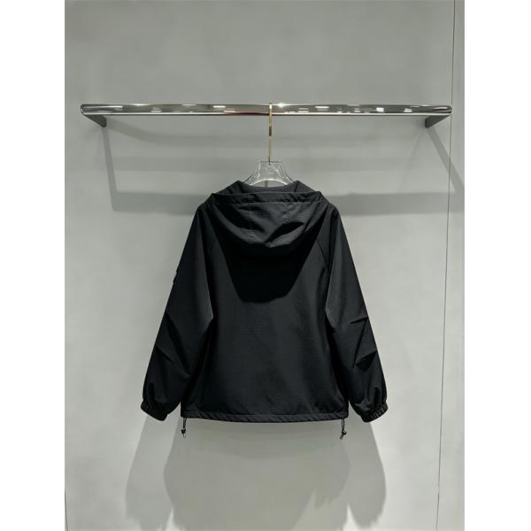 軽快な春秋スタイル STONE ISLAND ストーンアイランド コピー ナイロンパーカー グレー・ブラック2色展開