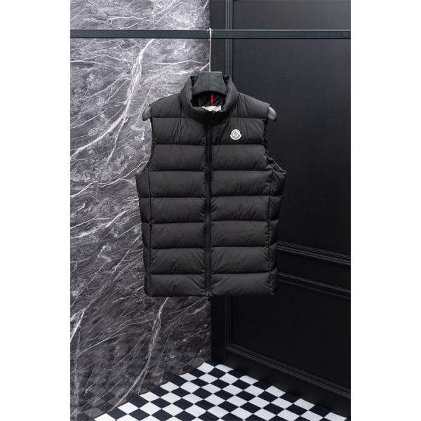 冬の定番モノトーン MONCLER モンクレール コピー ダウンベスト 立ち襟ロゴワッペン付き