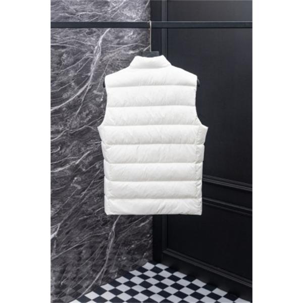 冬の定番モノトーン MONCLER モンクレール コピー ダウンベスト 立ち襟ロゴワッペン付き