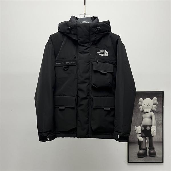 個性的なユーティリティデザイン THE NORTH FACE ザノースフェイス コピー マルチポケットダウンブルゾン 秋冬