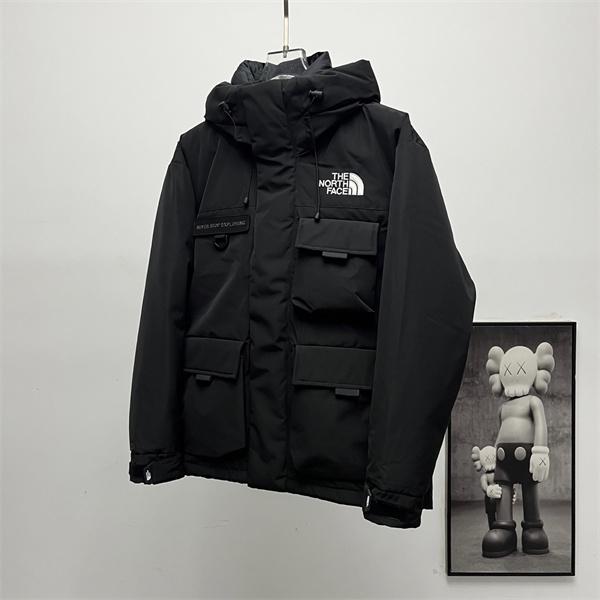 個性的なユーティリティデザイン THE NORTH FACE ザノースフェイス コピー マルチポケットダウンブルゾン 秋冬