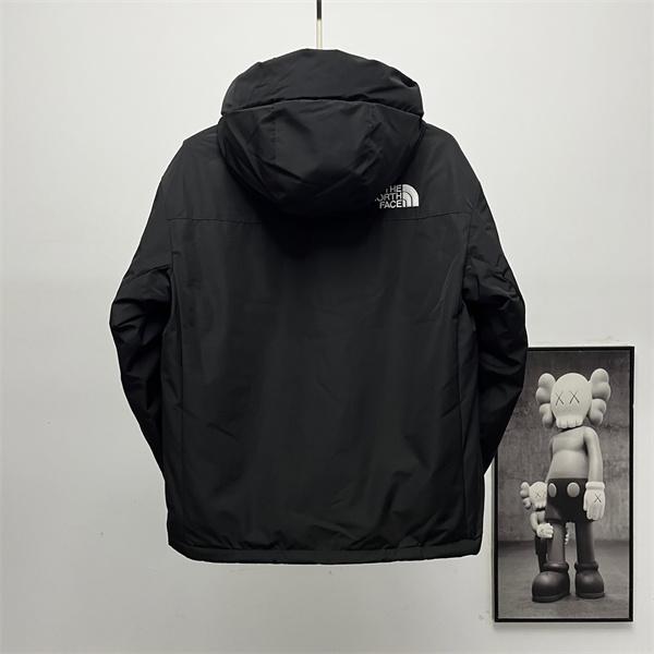 個性的なユーティリティデザイン THE NORTH FACE ザノースフェイス コピー マルチポケットダウンブルゾン 秋冬