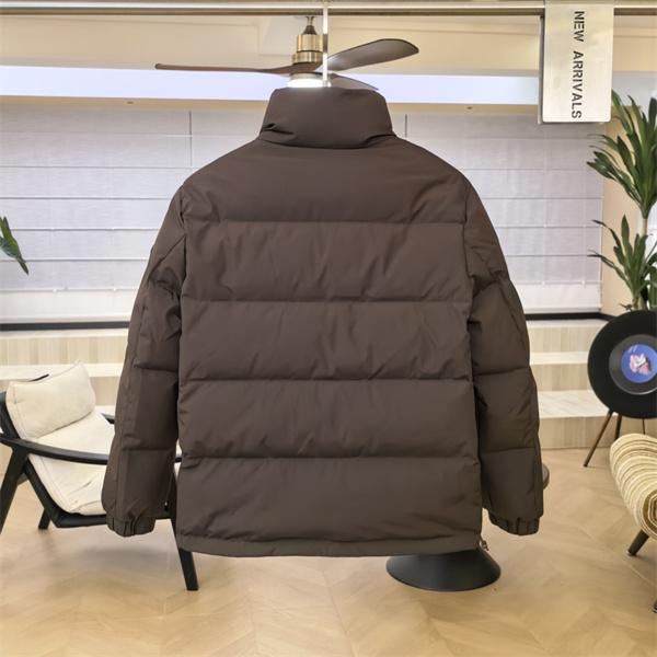 ブラウンで魅せる英国風スタイル BURBERRY バーバリー コピー リバーシブルパファージャケット チェック柄