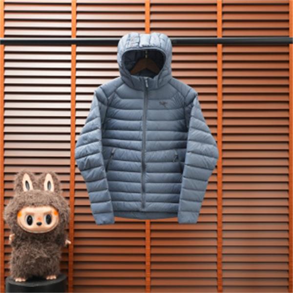 星空パープルが映える ARC'TERYX アークテリクス コピー フード付きダウンブルゾン 細幅キルティング