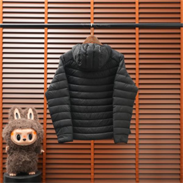 星空パープルが映える ARC'TERYX アークテリクス コピー フード付きダウンブルゾン 細幅キルティング
