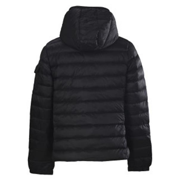 秋冬の落ち着いた3色 MONCLER モンクレール コピー ダウンジャケット フード付き袖ロゴ