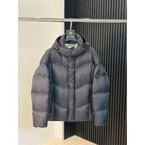 シックな光沢感 BURBERRY バーバリー コピー フード付きダウンブルゾン 曲線ステッチ秋冬