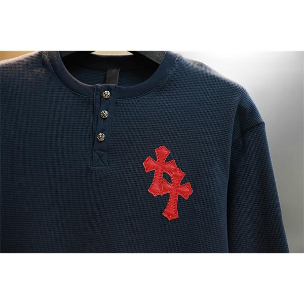 レッドクロスが映える CHROME HEARTS クロムハーツ コピー 長袖Tシャツ ブラックヘンリーネック