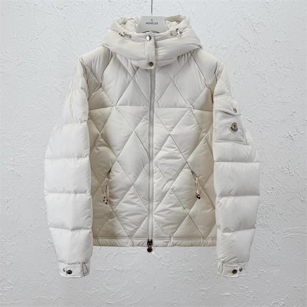 保温性を高める MONCLER　高品質モンクレールダウンジャケット コピー 激安(日本最大級)
