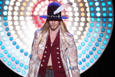 ロンドンポップアートシーン全盛期のスタイルが蘇る-ジョン ガリアーノ オム(JOHN GALLIANO HOMME)の2012年 春夏コレクション 