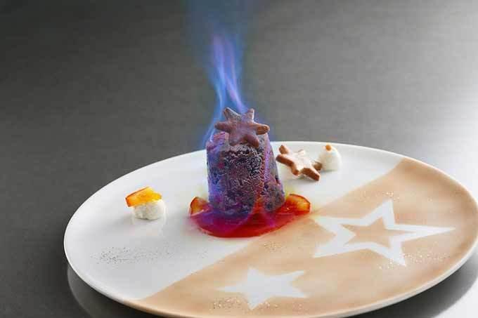 「アンリ・シャルパンティエ」の特別なクリスマスデセール - 青く燃え上がるクリスマスケーキなど3種 コピー